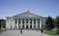  Фронтон театру ім. Магара