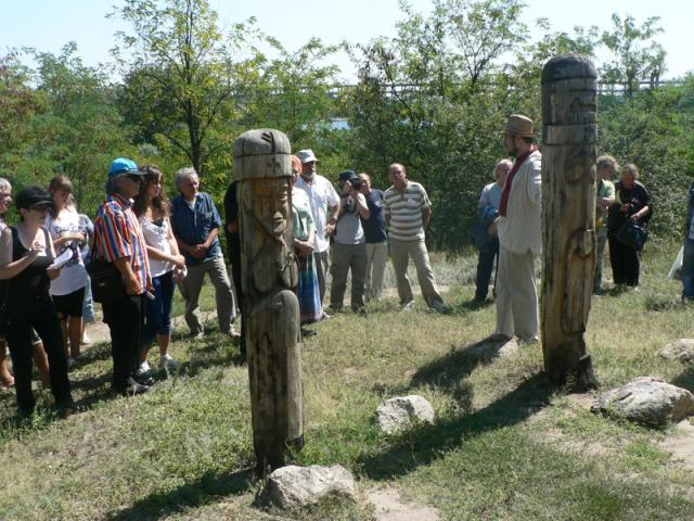 Екскурсія по давніх святилищах Хортиці