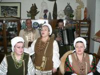 Лунає пісня "Оксамита"
